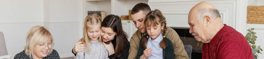 família de avós com filhos e netos